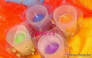 特價促銷 果凍蠟燭、香薰蠟燭與鐵藝花朵燭臺，打造浪漫情人禮與花卉銷售新亮點